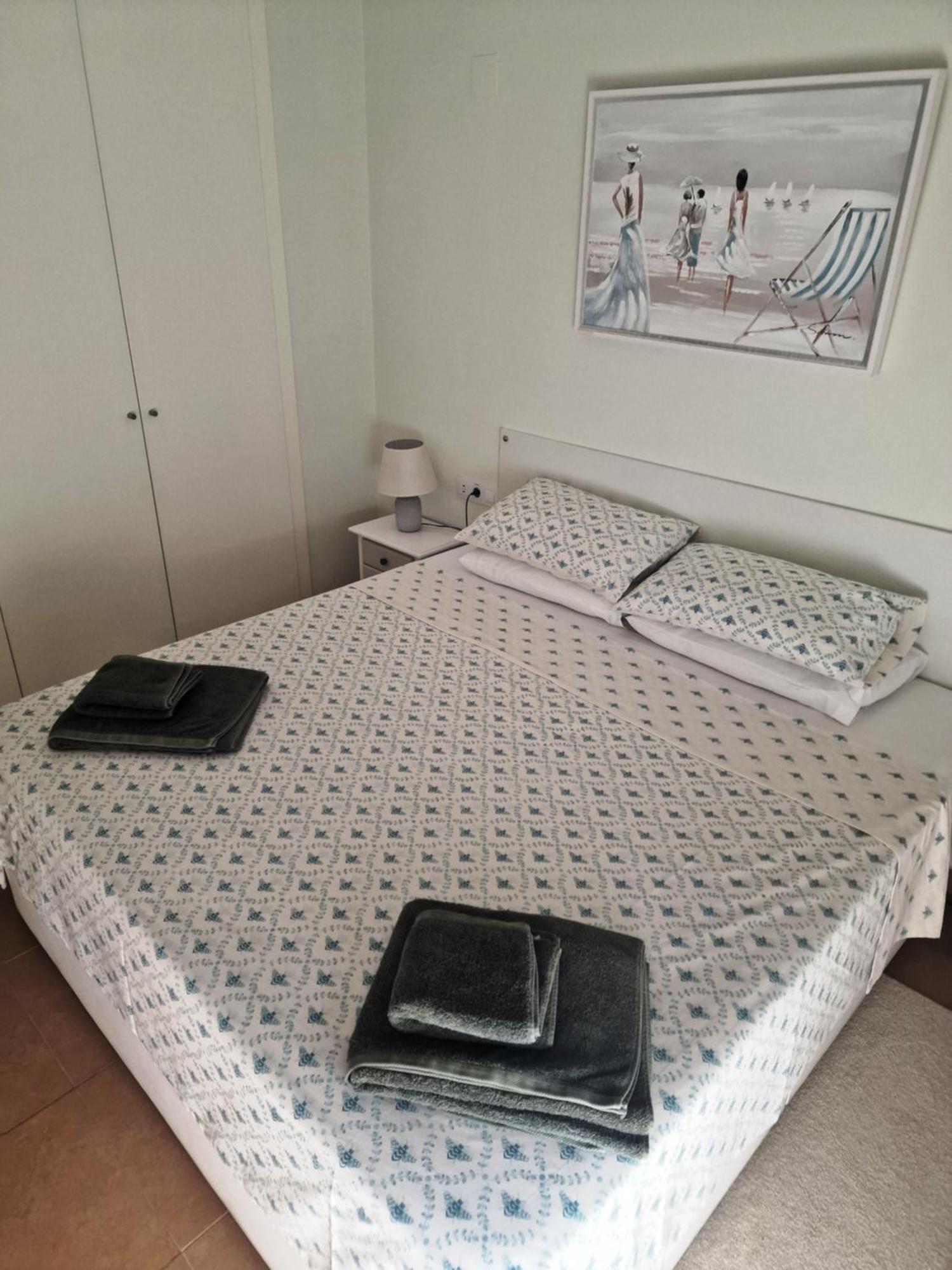 Immaculate 2-Bed Apartment In Pego Esterno foto